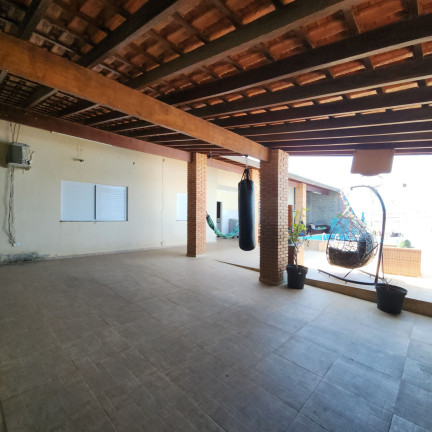 Imagem Chácara com 2 Quartos à Venda, 218 m² em Parque Shangri-lá - Pindamonhangaba Imagem Chácara com 2 Quartos à Venda, 218 m² em Parque Shangri-lá - Pindamonhangaba