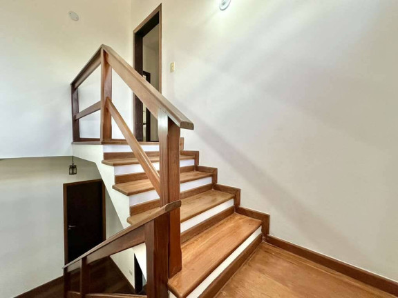 Imagem Casa com 3 Quartos à Venda, 255 m² em Granja Viana - Carapicuíba Imagem Casa com 3 Quartos à Venda, 255 m² em Granja Viana - Carapicuíba