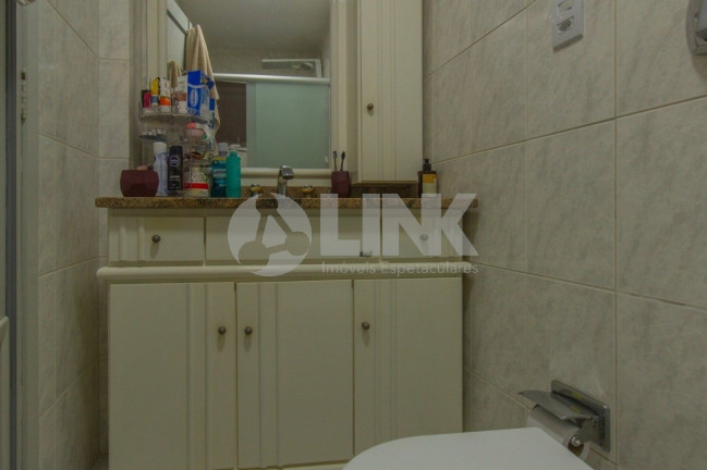 Imagem Apartamento com 2 Quartos à Venda, 66 m² em São João - Porto Alegre Imagem Apartamento com 2 Quartos à Venda, 66 m² em São João - Porto Alegre