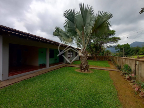 Imagem Casa com 5 Quartos à Venda, 220 m²