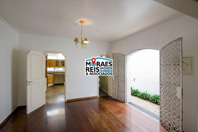 Casa com 3 Quartos à Venda, 276 m² em Indianópolis - São Paulo