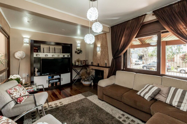Imagem Casa com 3 Quartos à Venda, 270 m² em Partenon - Porto Alegre