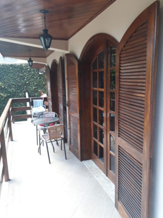 Imagem Casa com 6 Quartos à Venda, 327 m² em Debossan - Nova Friburgo