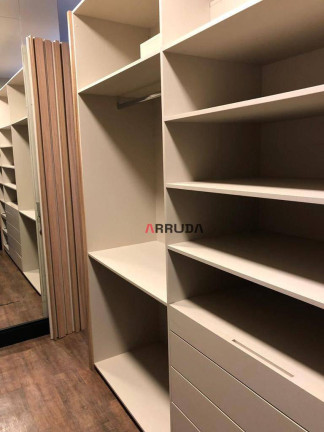 Imagem Casa com 4 Quartos à Venda, 304 m² em Centro - Cascavel