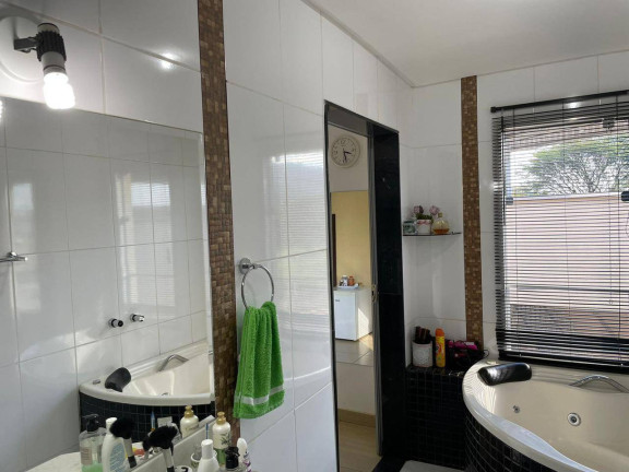 Imagem Casa com 3 Quartos à Venda, 250 m² em Santa Monica - Itaúna