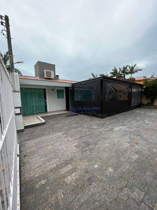 Imagem Sobrado com 6 Quartos à Venda, 243 m² em Centro - Penha Imagem Sobrado com 6 Quartos à Venda, 243 m² em Centro - Penha