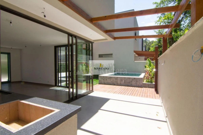Imagem Casa com 3 Quartos à Venda, 202 m² em Camburi - São Sebastião