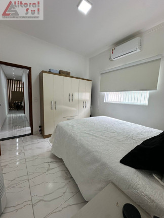 Imagem Casa com 3 Quartos à Venda, 113 m² em Maracanã - Praia Grande Imagem Casa com 3 Quartos à Venda, 113 m² em Maracanã - Praia Grande