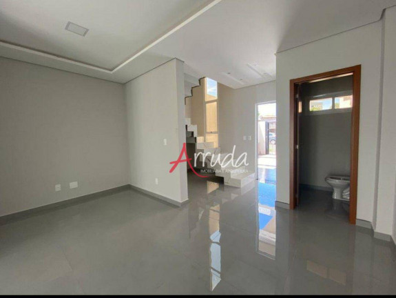 Imagem Sobrado com 3 Quartos à Venda, 109 m² em Canadá - Cascavel