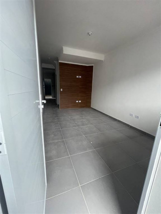 Imagem Casa com 2 Quartos à Venda, 70 m² em Esmeralda - Praia Grande Imagem Casa com 2 Quartos à Venda, 70 m² em Esmeralda - Praia Grande