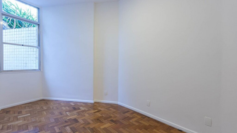 Imagem Imóvel com 3 Quartos à Venda, 135 m² em Copacabana - Rio De Janeiro Imagem Imóvel com 3 Quartos à Venda, 135 m² em Copacabana - Rio De Janeiro