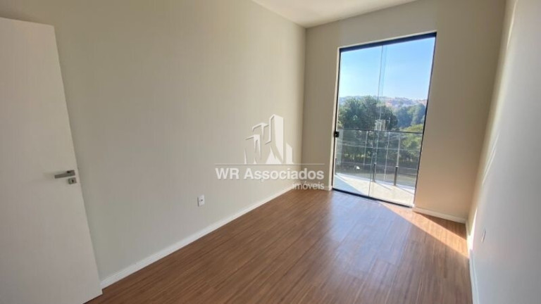 Imagem Casa com 3 Quartos à Venda, 230 m²