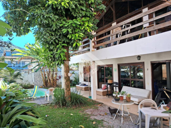 Casa com 3 Quartos à Venda, 246 m² em Piratininga - Niterói