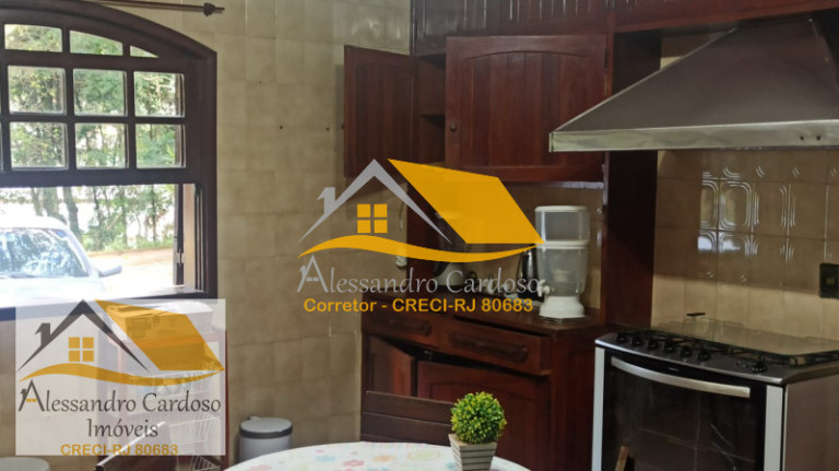 Imagem Casa com 3 Quartos à Venda, 300 m²