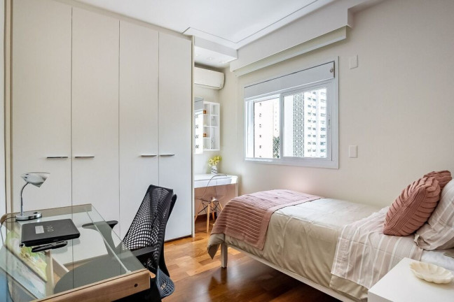 Imagem Imóvel com 4 Quartos à Venda,  em Moema - São Paulo