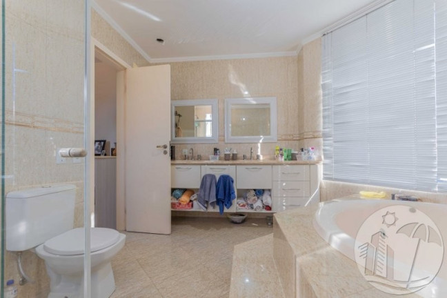 Imagem Casa com 5 Quartos à Venda, 259 m² em Ariribá - Balneário Camboriú