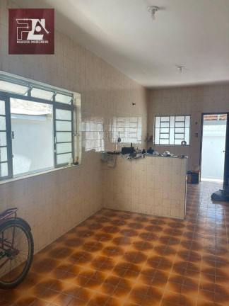 Imagem Casa com 5 Quartos à Venda ou Locação, 200 m² em Centro - Lorena Imagem Casa com 5 Quartos à Venda ou Locação, 200 m² em Centro - Lorena