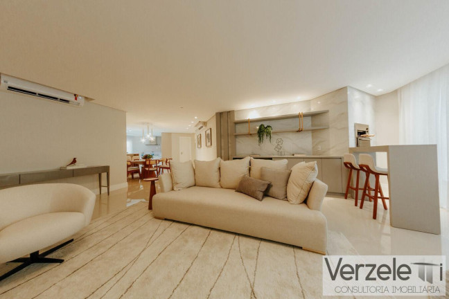 Imagem Apartamento com 3 Quartos à Venda, 164 m² em Pioneiros - Balneário Camboriú Imagem Apartamento com 3 Quartos à Venda, 164 m² em Pioneiros - Balneário Camboriú