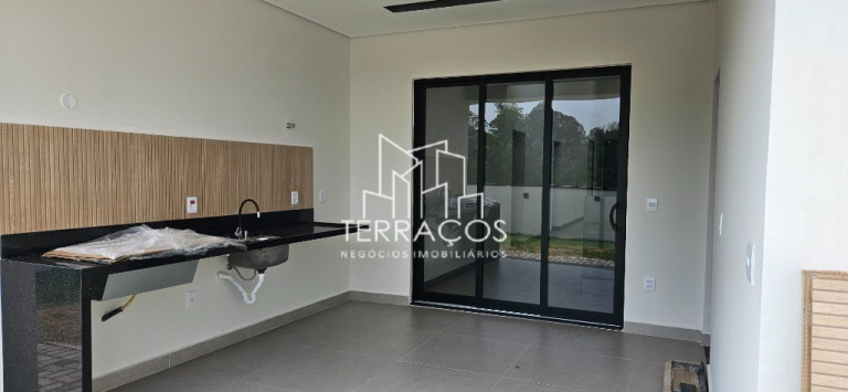 Imagem Imóvel com 3 Quartos à Venda, 185 m² em Louveira - Louveira Imagem Imóvel com 3 Quartos à Venda, 185 m² em Louveira - Louveira