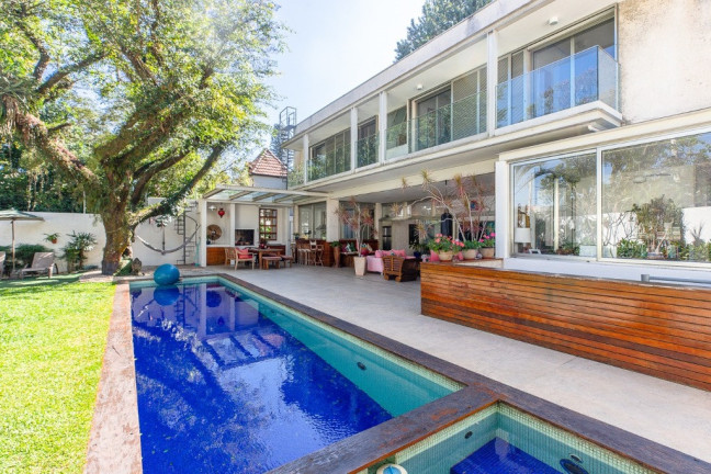 Casa com 4 Quartos à Venda, 350 m² em Granja Julieta - São Paulo