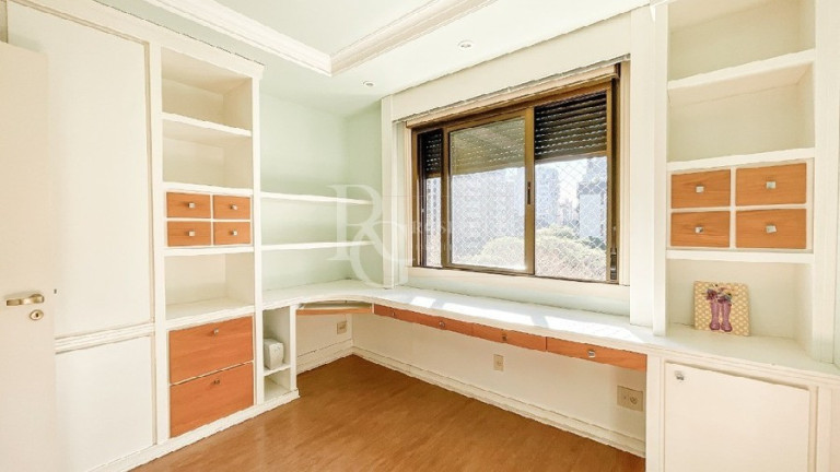 Imagem Apartamento com 3 Quartos à Venda, 159 m² em Bela Vista - Porto Alegre Imagem Apartamento com 3 Quartos à Venda, 159 m² em Bela Vista - Porto Alegre