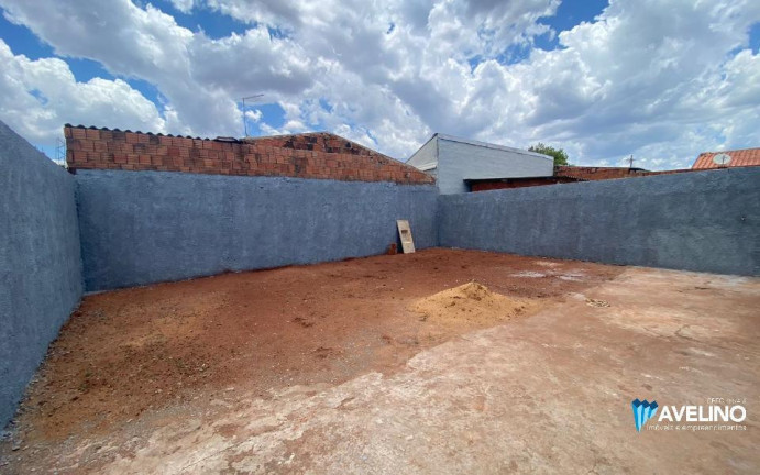 Imagem Casa com 2 Quartos à Venda, 50 m² em Loteamento Tarcila Do Amaral - Campo Grande