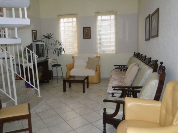 Imagem Casa com 4 Quartos à Venda, em Cecap - Jacareí Imagem Casa com 4 Quartos à Venda, em Cecap - Jacareí