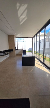 Imagem Casa de Condomínio com 3 Quartos à Venda, 207 m² em Gávea - Uberlândia Imagem Casa de Condomínio com 3 Quartos à Venda, 207 m² em Gávea - Uberlândia