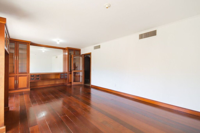 Imagem Imóvel com 3 Quartos à Venda, 155 m² em Menino Deus - Porto Alegre Imagem Imóvel com 3 Quartos à Venda, 155 m² em Menino Deus - Porto Alegre