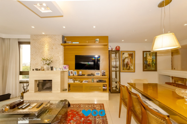 Imagem Imóvel com 3 Quartos à Venda, 136 m² em Petrópolis - Porto Alegre Imagem Imóvel com 3 Quartos à Venda, 136 m² em Petrópolis - Porto Alegre