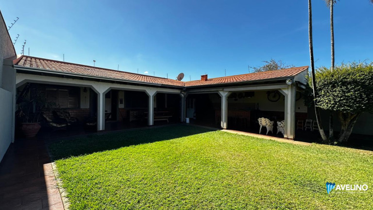 Imagem Casa com 5 Quartos à Venda, 324 m² em Vila Taquarussu - Campo Grande