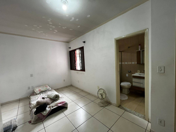Imagem Casa com 4 Quartos à Venda, 242 m² em Centro - Botucatu Imagem Casa com 4 Quartos à Venda, 242 m² em Centro - Botucatu