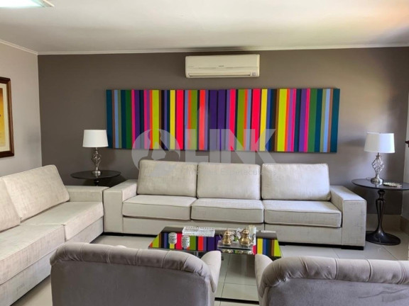 Imagem Casa com 3 Quartos à Venda, 231 m² em Jardim Itu - Porto Alegre Imagem Casa com 3 Quartos à Venda, 231 m² em Jardim Itu - Porto Alegre