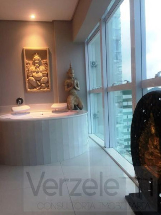 Imagem Apartamento com 3 Quartos para Temporada, 182 m² em Centro - Balneário Camboriú Imagem Apartamento com 3 Quartos para Temporada, 182 m² em Centro - Balneário Camboriú