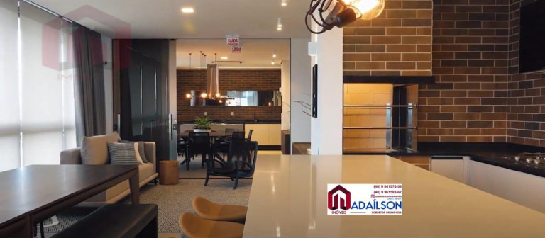 Imagem Imóvel com 3 Quartos à Venda, 234 m² Imagem Imóvel com 3 Quartos à Venda, 234 m²