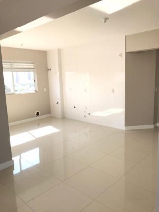 Imagem Imóvel com 3 Quartos à Venda, 250 m² em Centro - Palhoça