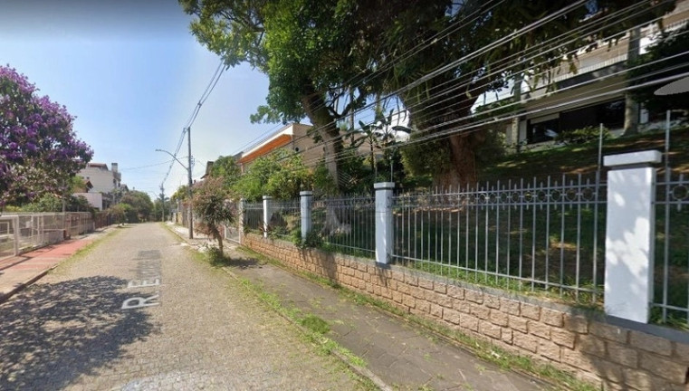 Imagem Casa com 3 Quartos à Venda, 300 m² em Medianeira - Porto Alegre Imagem Casa com 3 Quartos à Venda, 300 m² em Medianeira - Porto Alegre