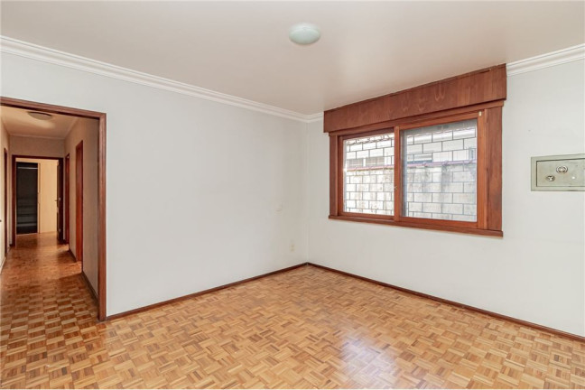 Imagem Casa com 4 Quartos à Venda, em Jardim Itu - Porto Alegre Imagem Casa com 4 Quartos à Venda, em Jardim Itu - Porto Alegre