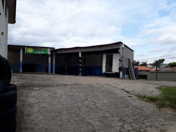 Imóvel Comercial à Venda, 750 m² em Sao Braz - Curitiba