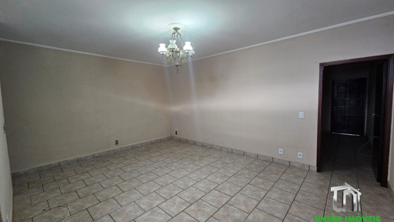 Imagem Casa com 3 Quartos à Venda, 120 m² em Vila Aparecida - Bragança Paulista