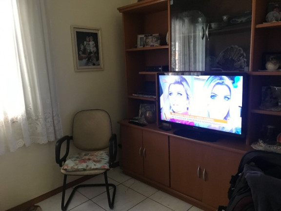 Imagem Casa com 4 Quartos à Venda, 230 m² em Jardim Itu - Porto Alegre Imagem Casa com 4 Quartos à Venda, 230 m² em Jardim Itu - Porto Alegre