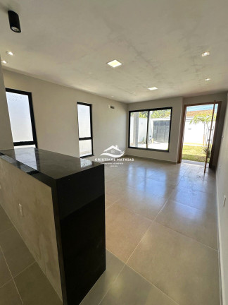 Imagem Casa com 2 Quartos à Venda, 79 m² em Praia De Itaipuaçu (itaipuaçu) - Maricá Imagem Casa com 2 Quartos à Venda, 79 m² em Praia De Itaipuaçu (itaipuaçu) - Maricá