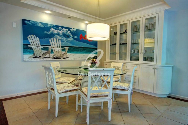 Imagem Casa com 5 Quartos para Temporada, em Canto Grande - Bombinhas Imagem Casa com 5 Quartos para Temporada, em Canto Grande - Bombinhas