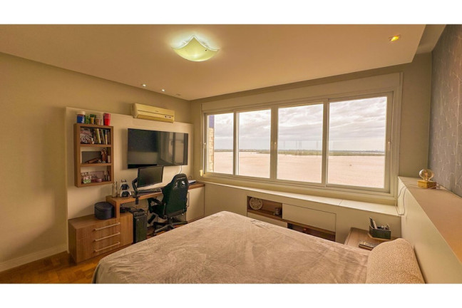 Imagem Apartamento com 3 Quartos à Venda, 156 m² em Centro Histórico - Porto Alegre Imagem Apartamento com 3 Quartos à Venda, 156 m² em Centro Histórico - Porto Alegre