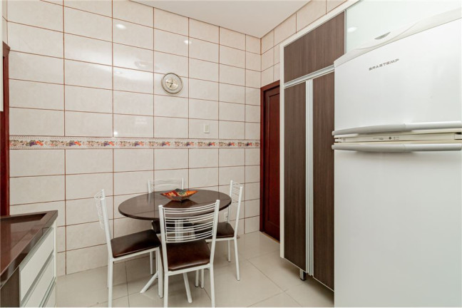 Imagem Casa com 3 Quartos à Venda, em Vila Ipiranga - Porto Alegre Imagem Casa com 3 Quartos à Venda, em Vila Ipiranga - Porto Alegre