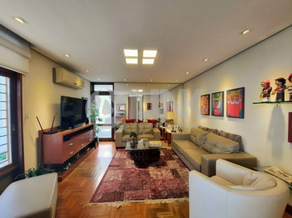 Imagem Casa com 3 Quartos à Venda, 160 m² em Jardim Botânico - Porto Alegre