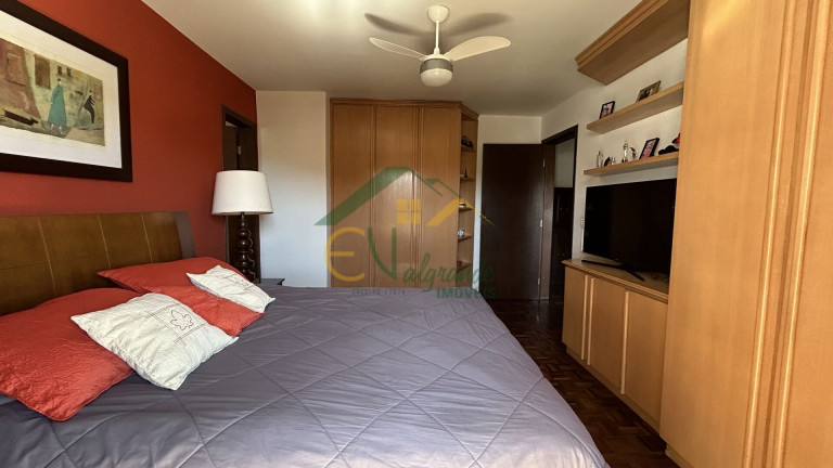 Imagem Sobrado com 4 Quartos à Venda, 275 m² em Tingui - Curitiba Imagem Sobrado com 4 Quartos à Venda, 275 m² em Tingui - Curitiba