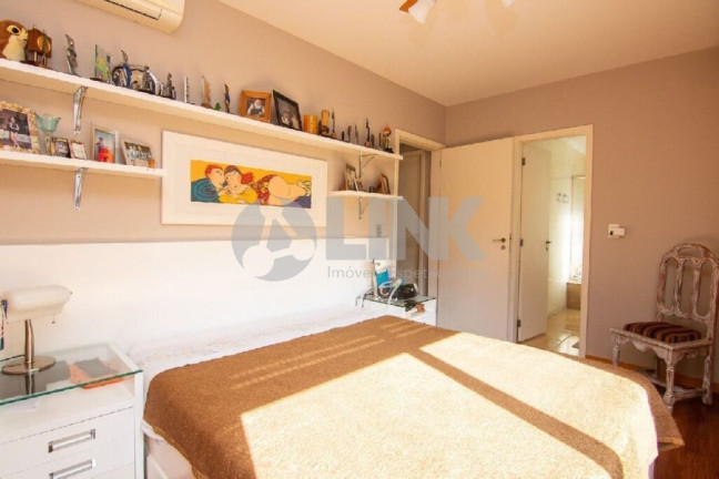 Imagem Imóvel com 3 Quartos à Venda, 232 m² em Petrópolis - Porto Alegre