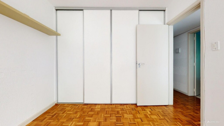 Imagem Imóvel com 3 Quartos à Venda, 166 m² em Floresta - Porto Alegre Imagem Imóvel com 3 Quartos à Venda, 166 m² em Floresta - Porto Alegre