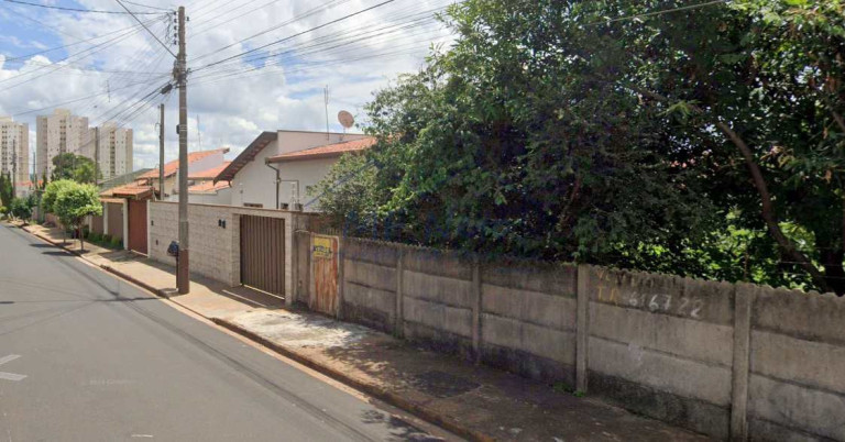 Imagem Terreno à Venda, 250 m² em Jardim Ferrarezzi - Pirassununga